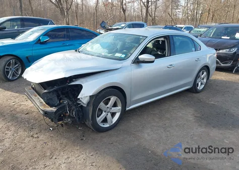 2015 Volkswagen Passat 1.8T Limited Edition z USA, uszkodzony, nr VIN 1VWAT7A37FC080463